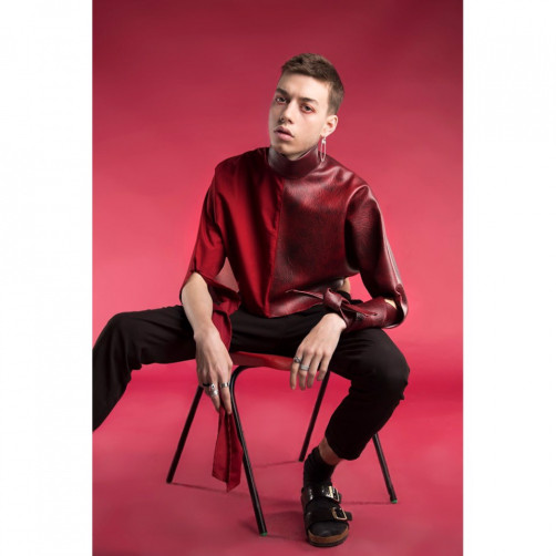Colorama papirnato studijsko ozadje CRIMSON 2,72x11m - foto ozadje - CO173