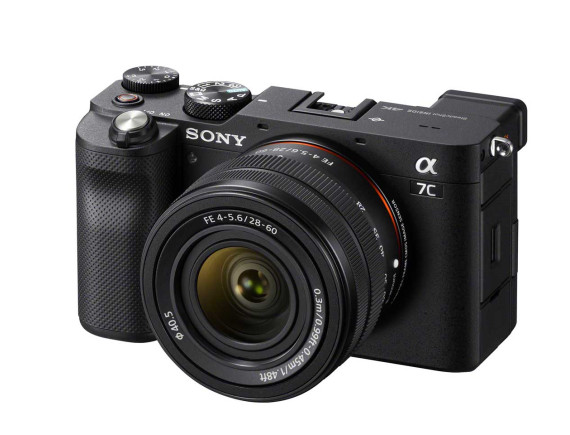 Digitalni fotoaparat  SONY ILCE7CLB Body + objektiv